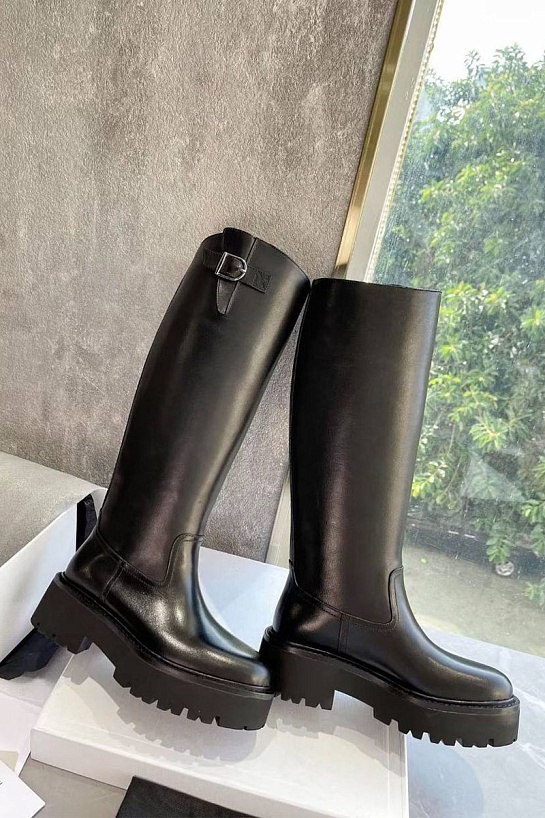 Женские кожаные сапоги Celine чёрного цвета