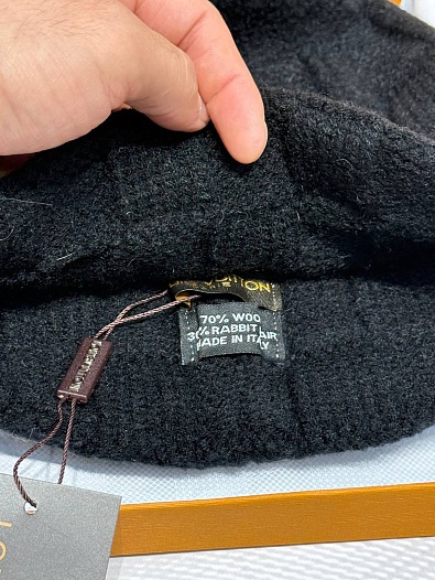 Шапка Louis Vuitton logo-embroidered - Black   