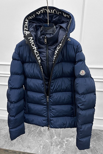 Утеплённая куртка тёмно-синего цвета Moncler logo-patch   