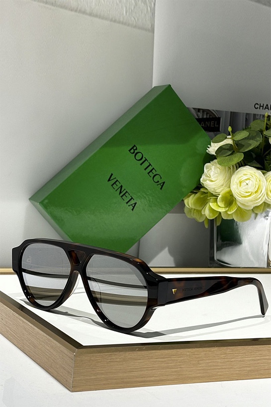 Солнцезащитные очки Bottega Veneta