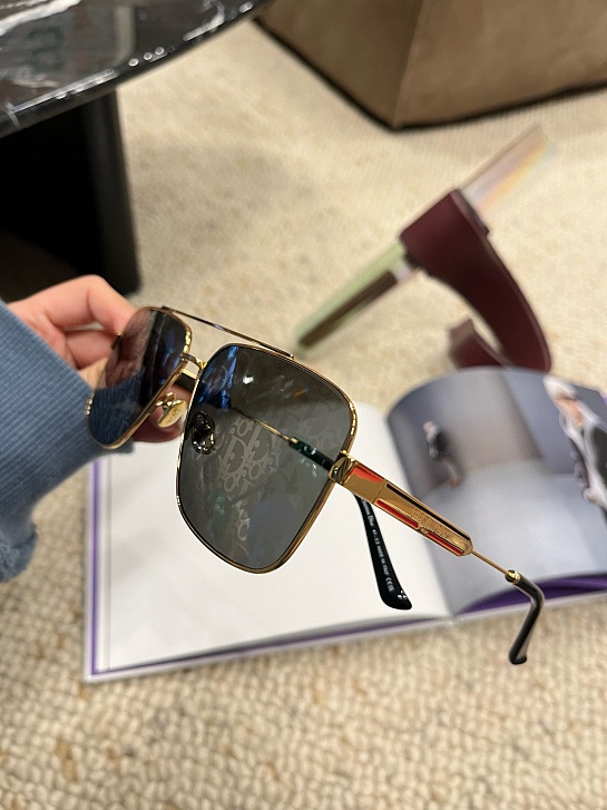 Солнцезащитные очки Dior