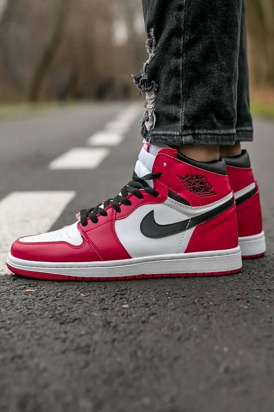 Кроссовки Nike Air Jordan 1 Retro "Chicago Lost and Found"