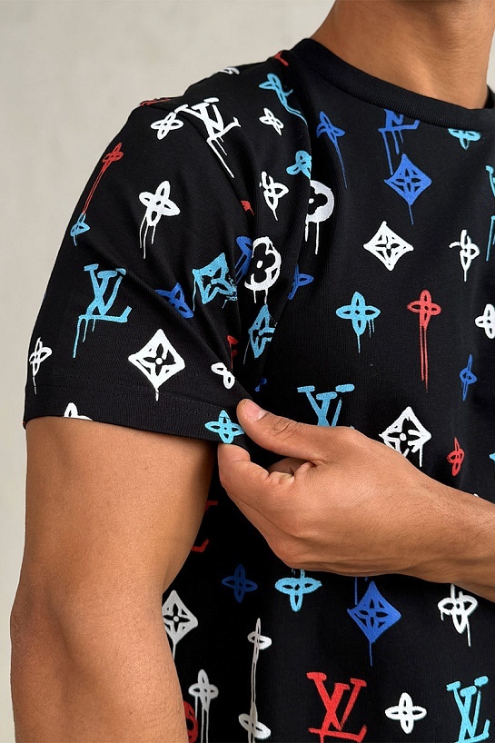 Мужская чёрная футболка Louis Vuitton Monogram All-over