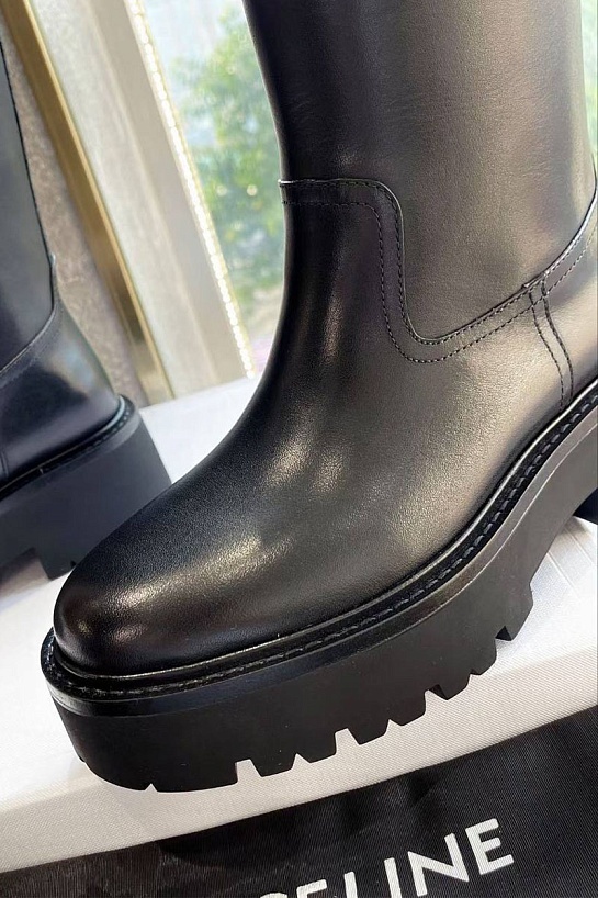 Женские кожаные сапоги Celine чёрного цвета
