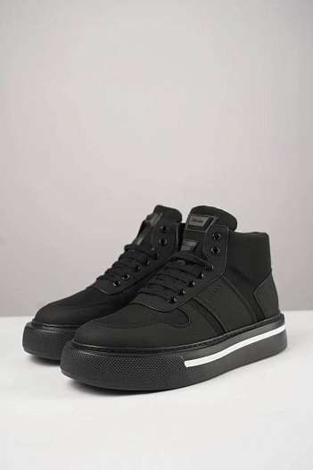 Комбинированные кроссовки с мехом Prada   