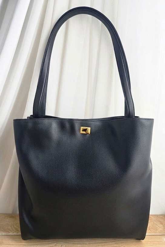 Кожаная сумка Balenciaga 37x34 см