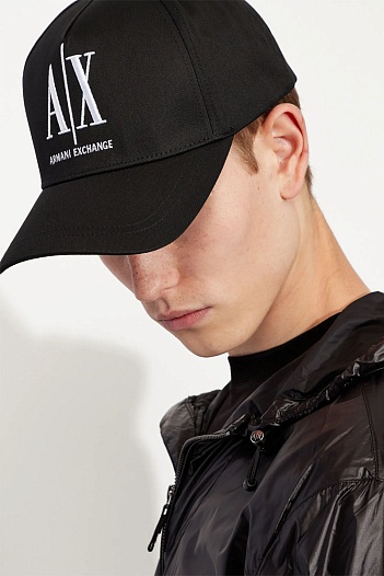 Бейсболка чёрного цвета Armani Exchange embroidered-logo   