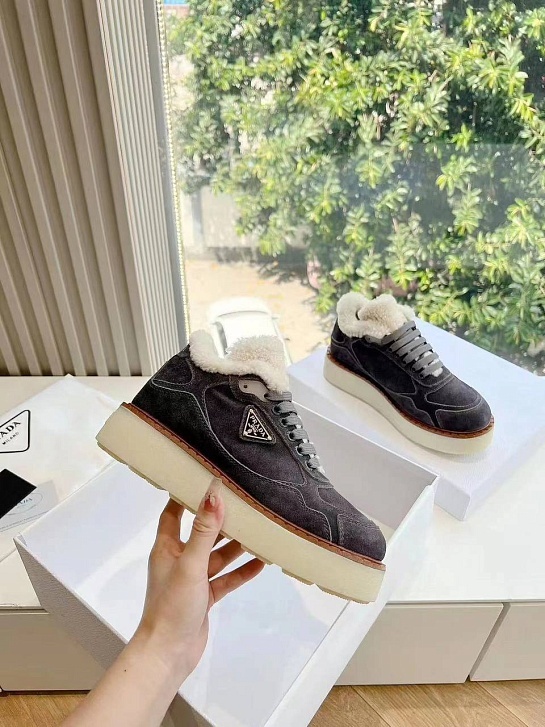 Женские замшевые кроссовки с мехом Prada Premium - Grey