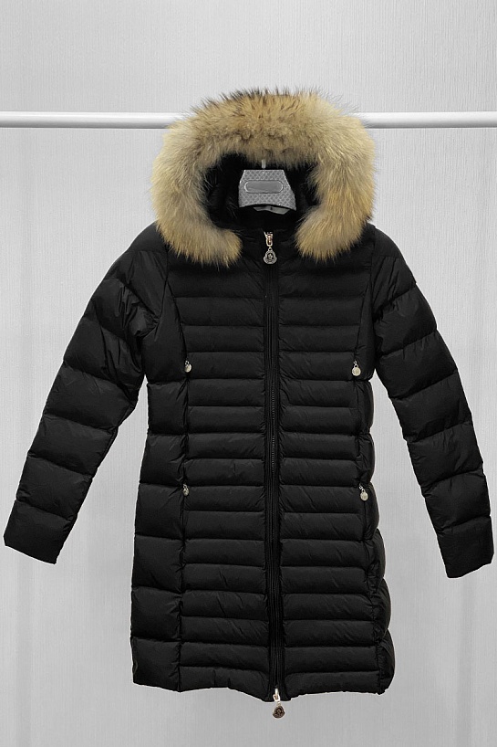 Женская брендовая парка Moncler чёрного цвета