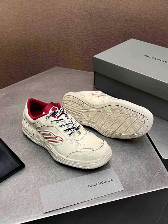 Женские кожаные кроссовки Balenciaga Hamptons Worn-Out premium