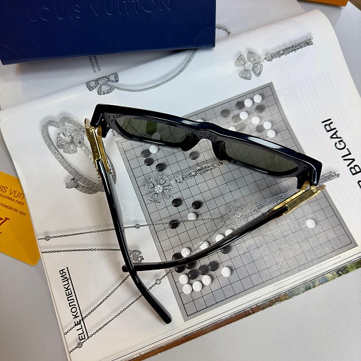 Солнцезащитные очки Louis Vuitton Link Square   