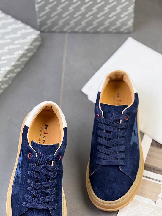 Замшевые кроссовки Kiton синего цвета