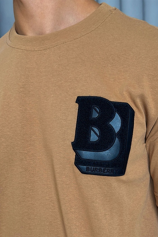 Бежевая оверсайз футболка Burberry Letter Graphic