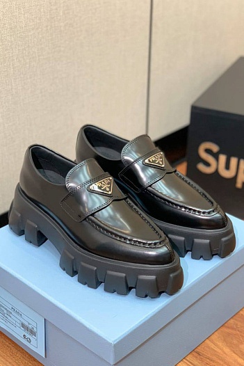 Женские кожаные лоферы Prada premium   