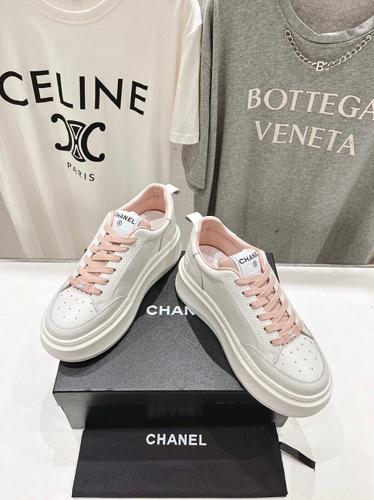 Женские кожаные кроссовки Chanel