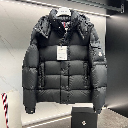 Мужской чёрный пуховик Moncler Vezere   