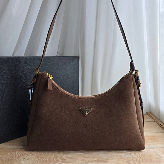 Замшевая сумка Prada 39x18 см   