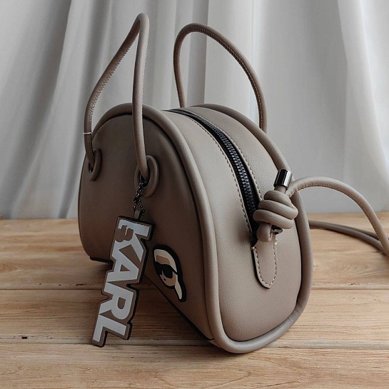 Кожаная сумка Karl Lagerfeld Half Moon 25x15 см