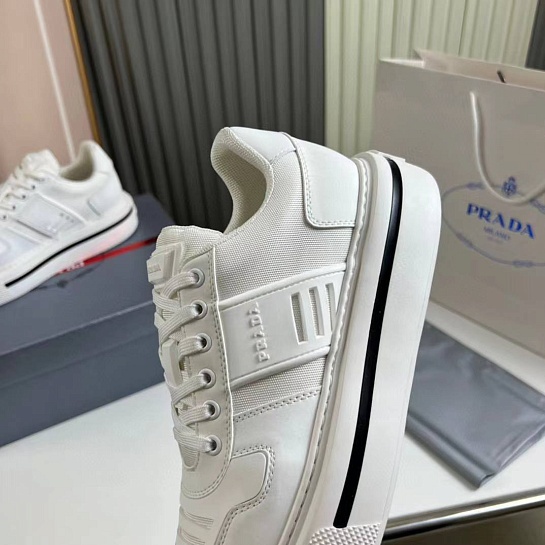 Мужские комбинированные кроссовки Prada