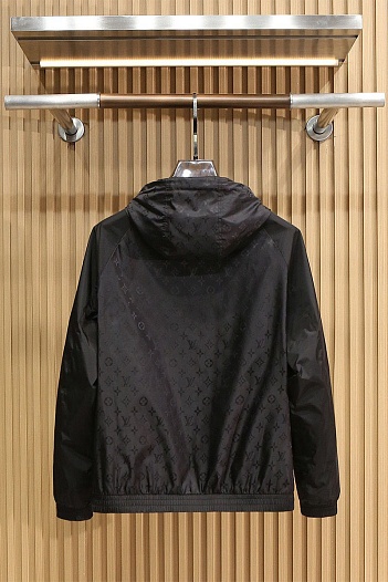 Мужская чёрная ветровка Louis Vuitton Monogram   