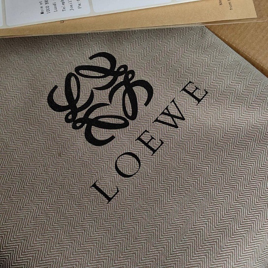 Cумка Loewe Anagram tote бежевого цвета 23x23 см