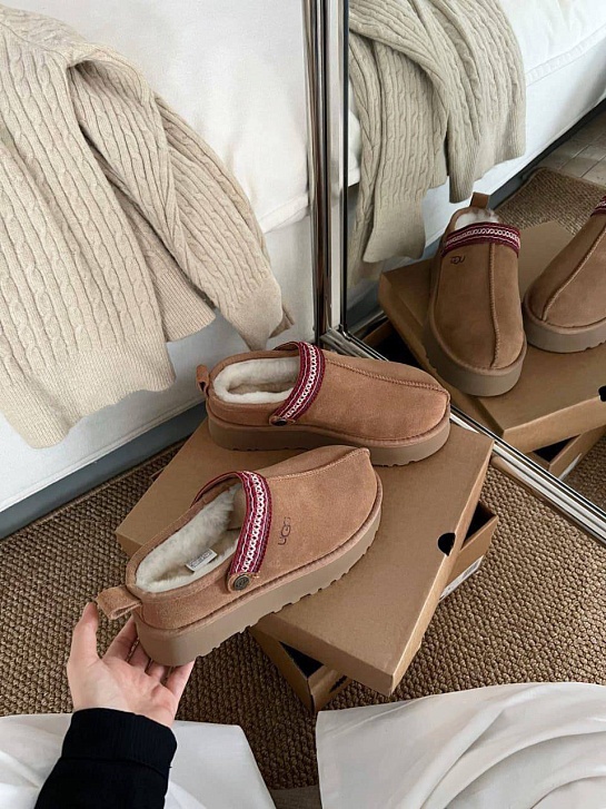 Замшевые женские слиперы с мехом UGG Lanah