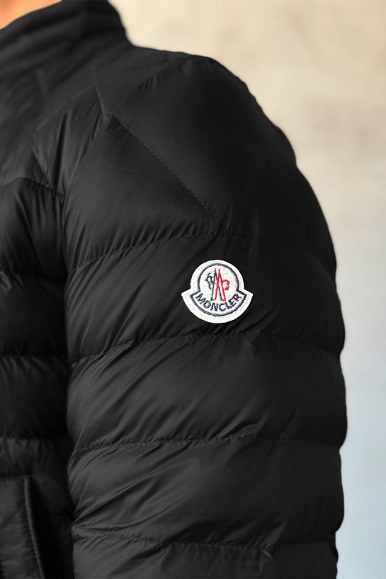 Мужская чёрная куртка Moncler Benamou