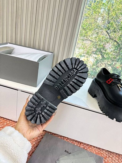 Женские кожаные ботинки Balenciaga Strike Platform Derby premium   