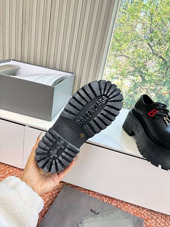 Женские кожаные ботинки Balenciaga Strike Platform Derby premium