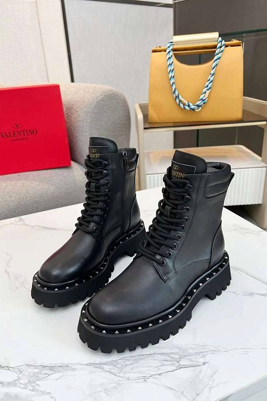 Женские кожаные ботинки Valentino