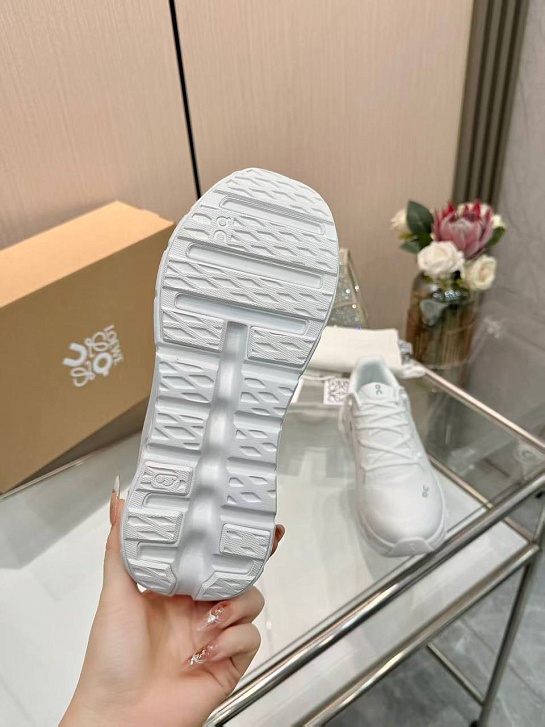 Женские кроссовки On Cloudtilt premium