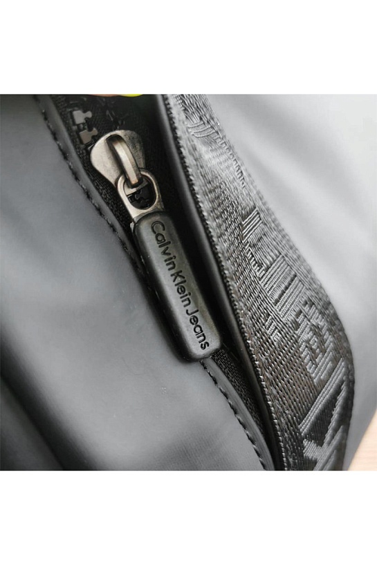 Мужская чёрная сумка Calvin Klein 27x23 см