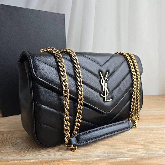 Кожаная чёрная сумка Yves Saint Laurent LouLou 26x14 см