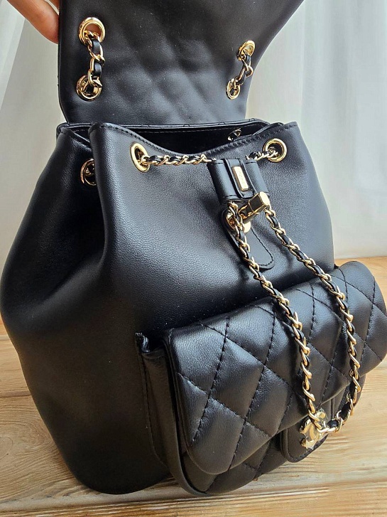 Кожаный рюкзак Chanel 23x23 см