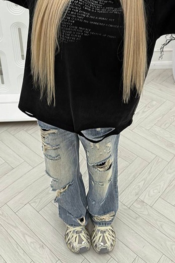 Рванные женские джинсы Balenciaga   