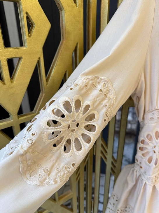 Женское бежевое платье Zimmermann с кружевами