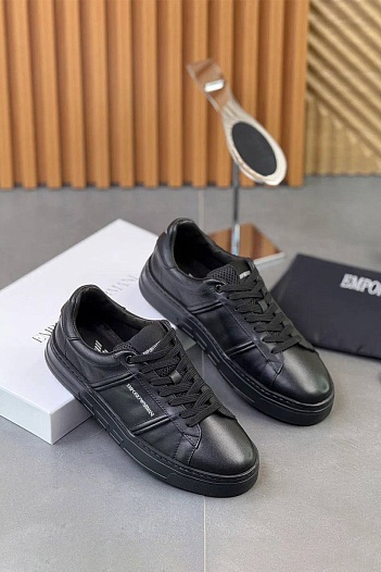 Кожаные кроссовки Emporio Armani чёрного цвета   