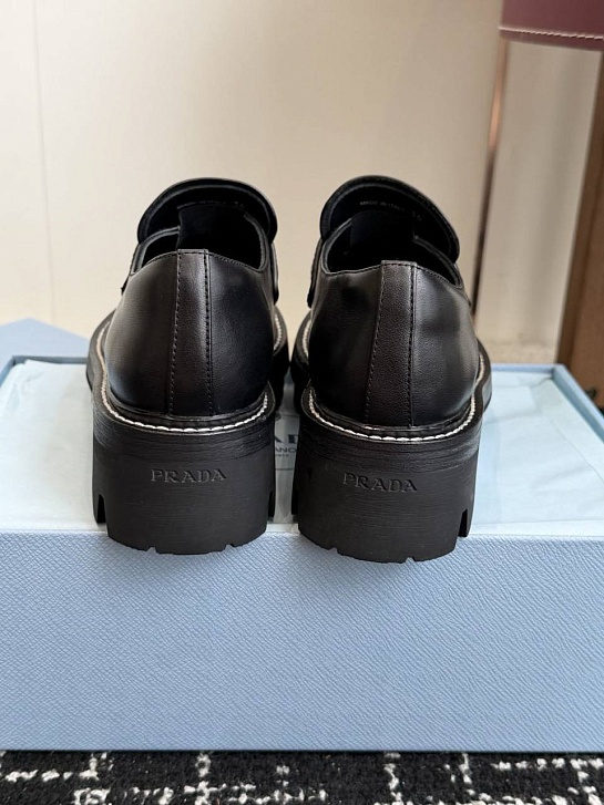 Женские кожаные лоферы Prada premium