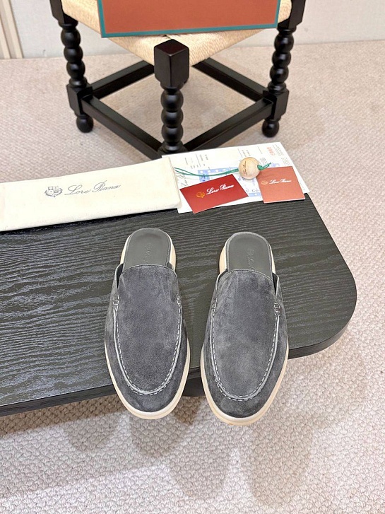 Мужские замшевые шлёпанцы Loro Piana