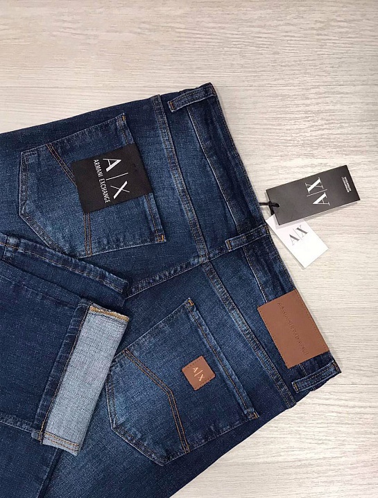 Джинсы синего цвета Armani Exchange