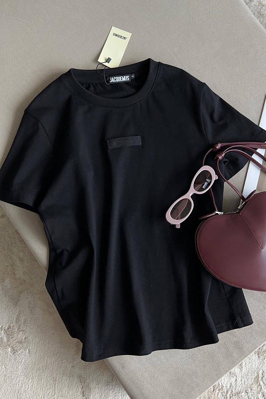 Женская футболка Jacquemus чёрного цвета