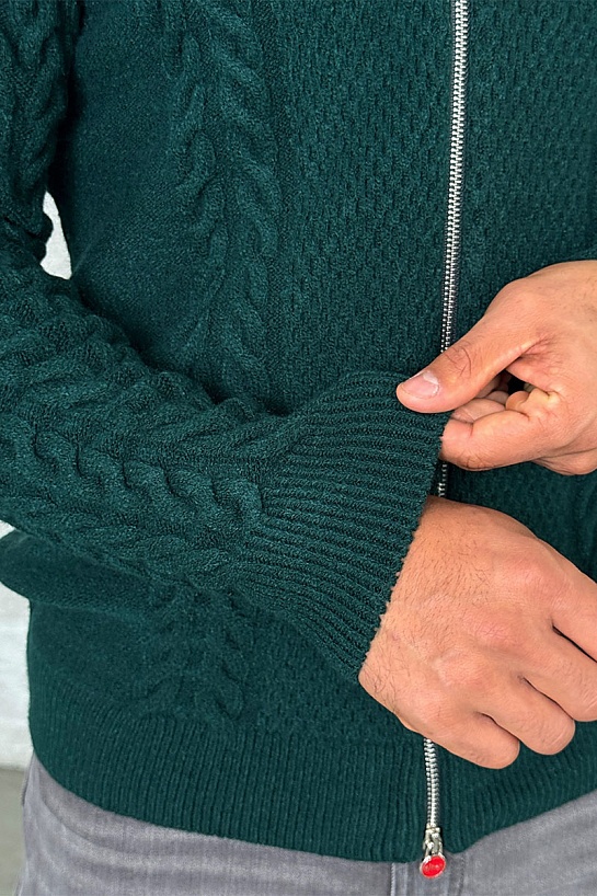 Мужской свитер зелёного цвета Kiton