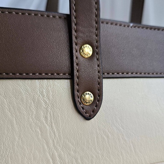 Женская кожаная сумка Coach Field Tote 29x22 см (4 расцветки)