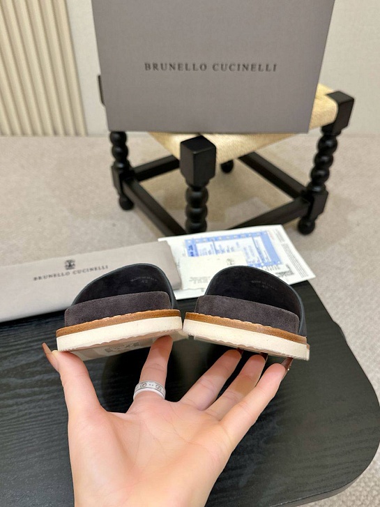 Мужские замшевые шлёпанцы Brunello Cucinelli