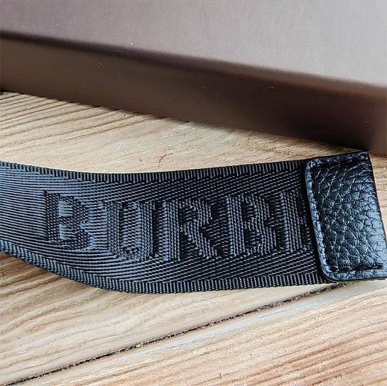 Кожаная сумка на пояс Burberry 30x17 см