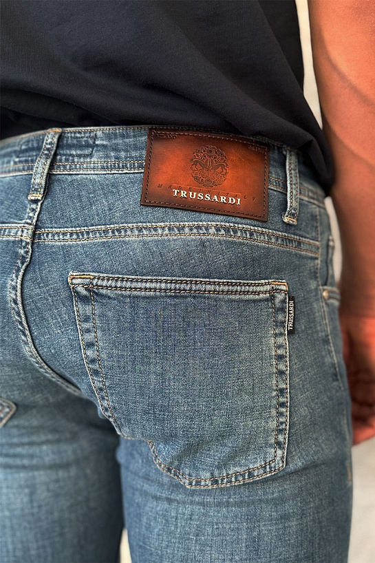 Мужские джинсы светло-синего цвета Trussardi regular fit