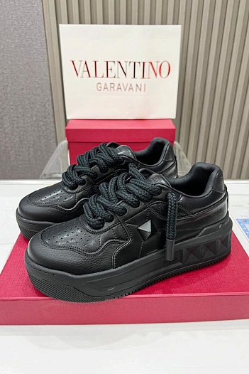 Кожаные кроссовки Valentino One Stud XL - Black   