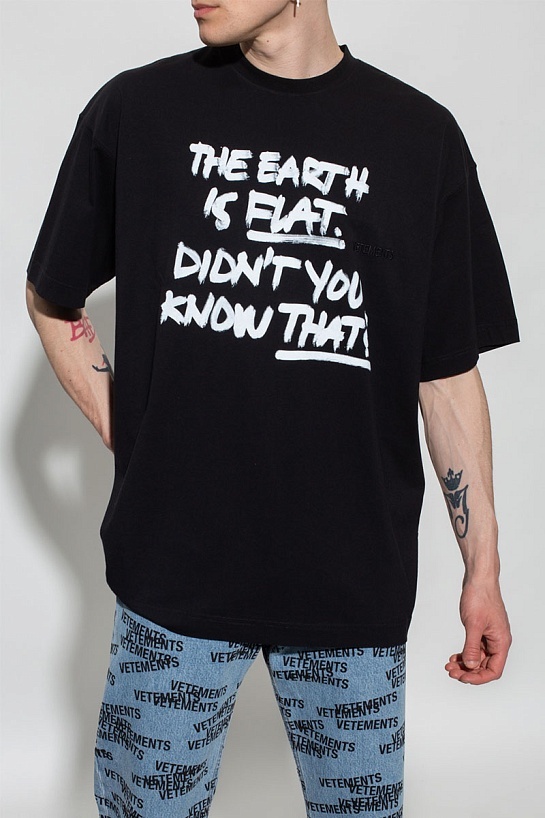 Чёрная оверсайз футболка Vetements Flat Earth
