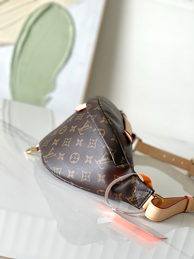 Кожаная сумка на пояс Louis Vuitton Bumbag Monogram Premium 37x14x13 см   