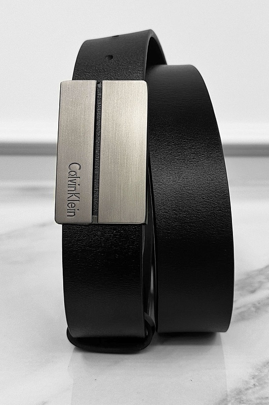 Мужской кожаный ремень чёрного цвета